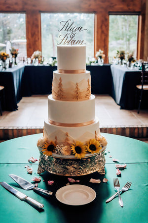 organic and pesticide free flowers on a wedding cake in Colorado